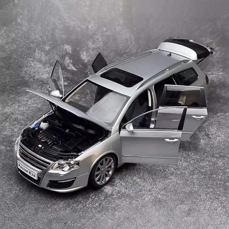 1:18 Volkswagen Passat Estate R36