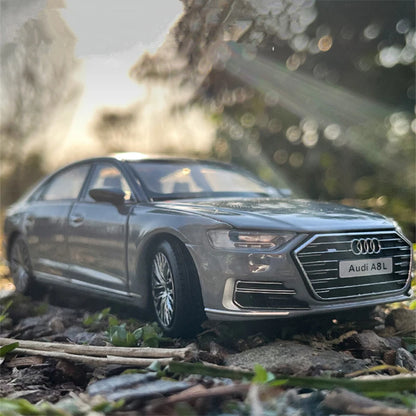 1:32 AUDI A8