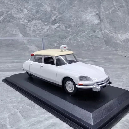 1:43 Citroen ID 19 Paris 1968