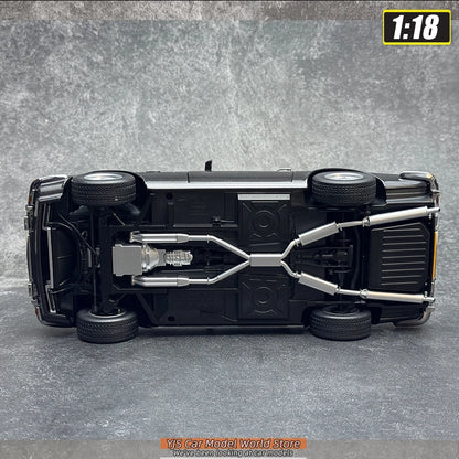 1:18 Aston Martin V8