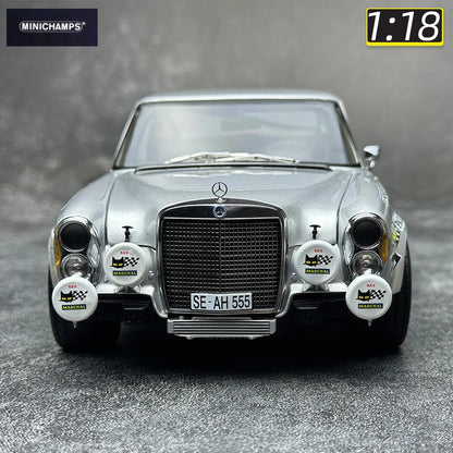 1:18 Mercedes-Benz 300SEL 6.8-1971