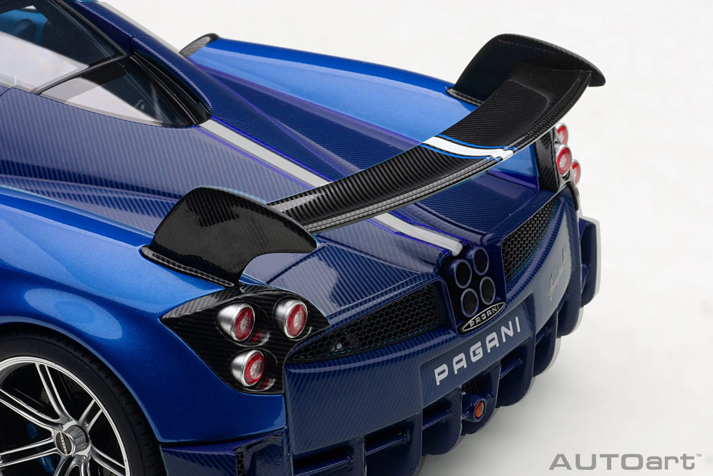 1:18 PAGANI HUAYRA BC