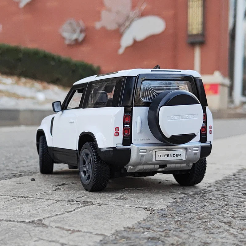 1:24 Land Rover Defender 90
