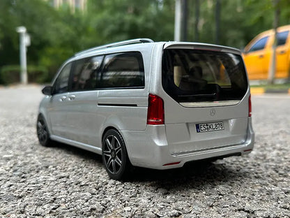 1:18 Mercedes-Benz V260 Viano MPV V-Class