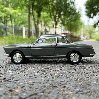 1:18  Peugeot 404 1967 Classic