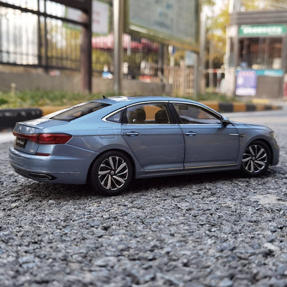 1:18 Volkswagen Passat 2022