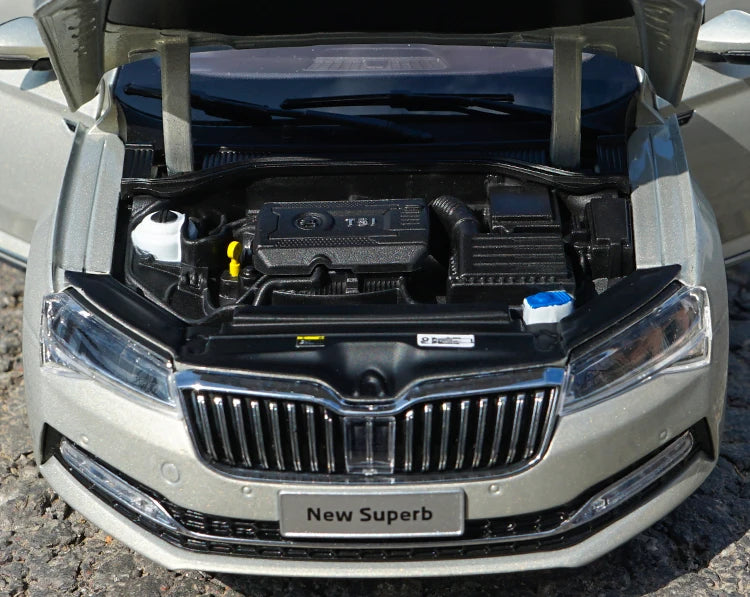1:18 SKODA SUPERB