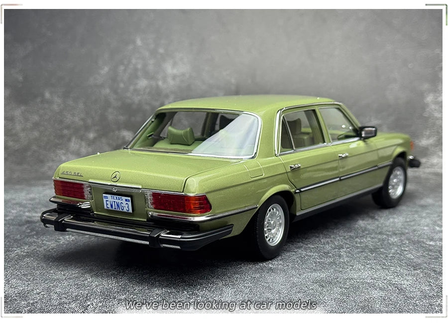 1:18 Mercedes-Benz 450 SEL