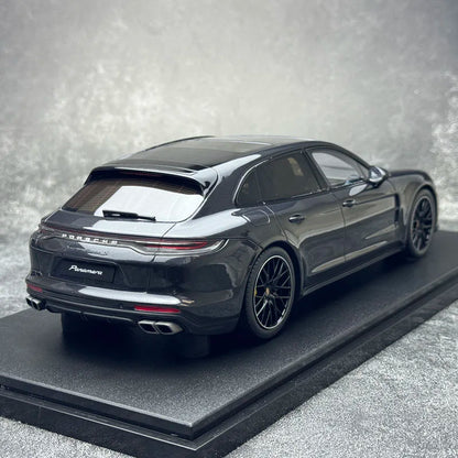 1:18 Porsche Panamera Turbo S 2021