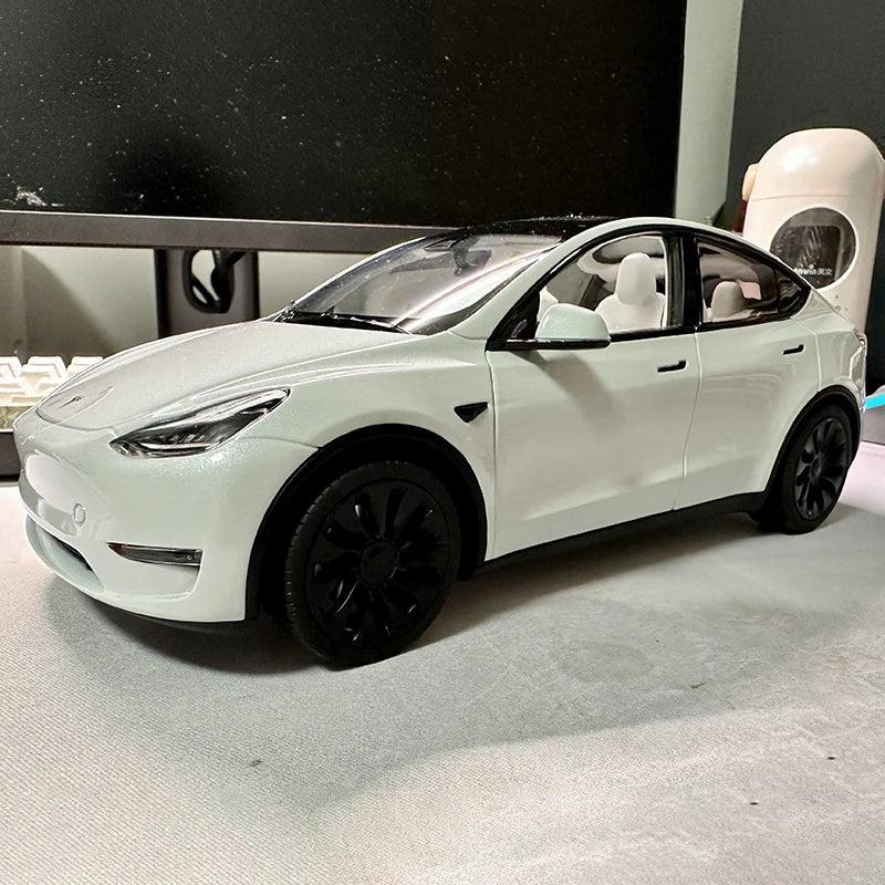 1:18 Tesla Model Y