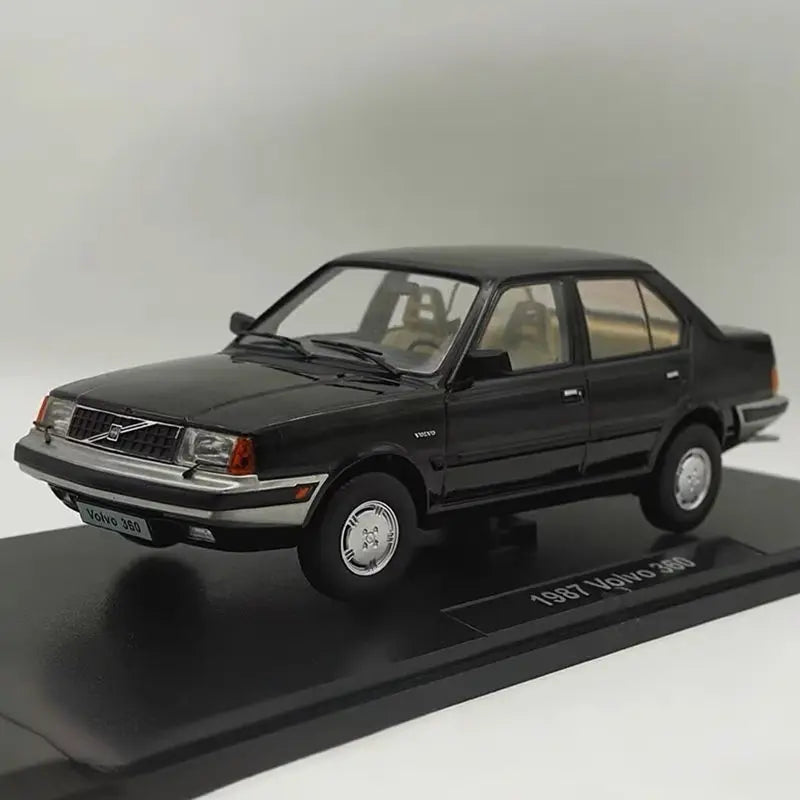 1:18 Volvo 360