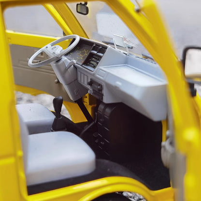 1:18 Tianjin Dafa Yellow Bug Bread Van - Dafa Taxi TJ110