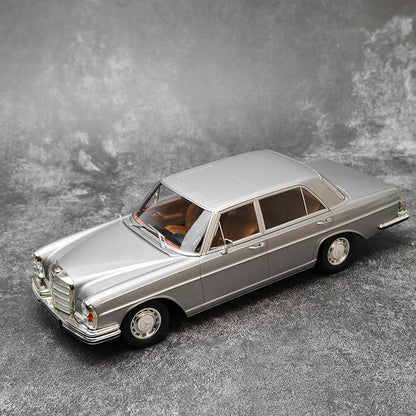 1:18 Mercedes-Benz 300 SEL