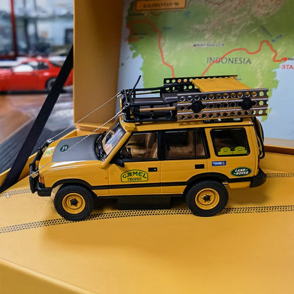 1:43 Land Rover Discovery original five-door version Camel Cup 1996