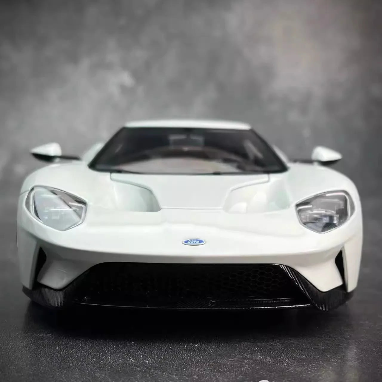 1:18  FORD GT 2017
