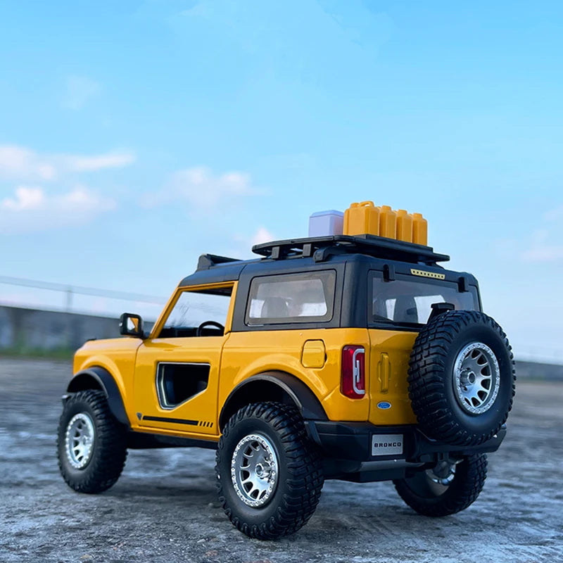 1:32 Ford Bronco Lima