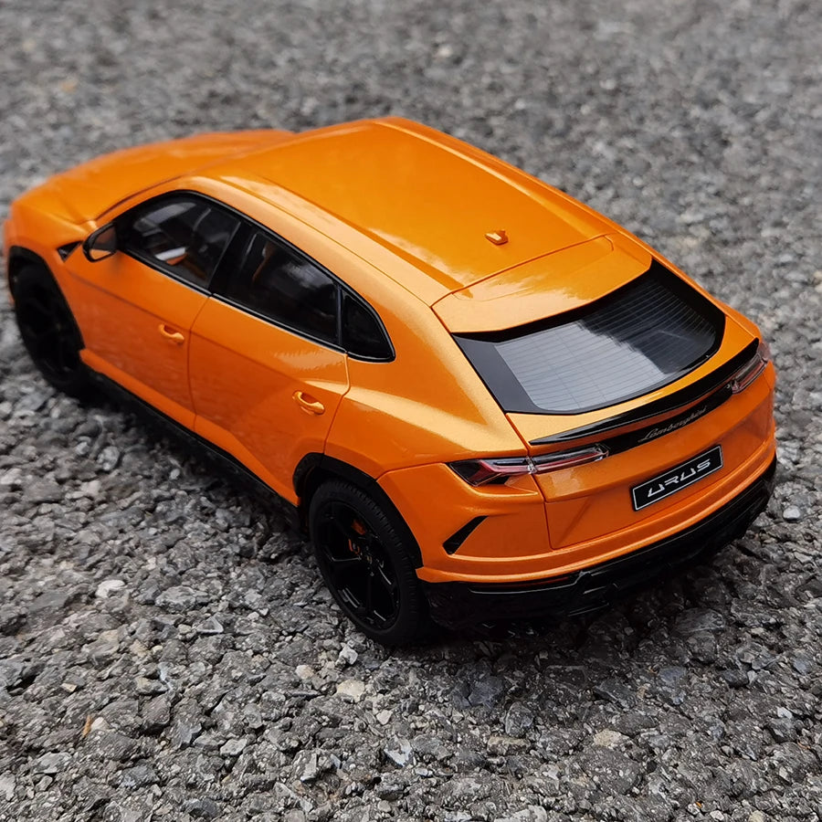 1:18 Lamborghini Urus