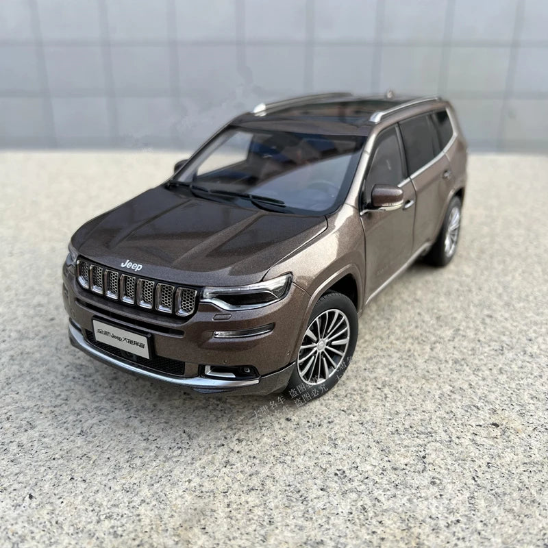 1:18 Jeep Grand Commander