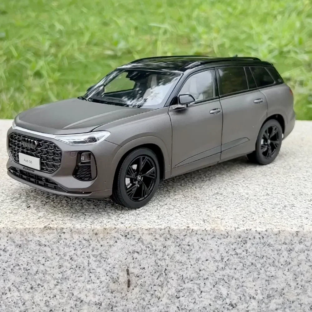 1: 18 Audi Q6 2022 Light Edition