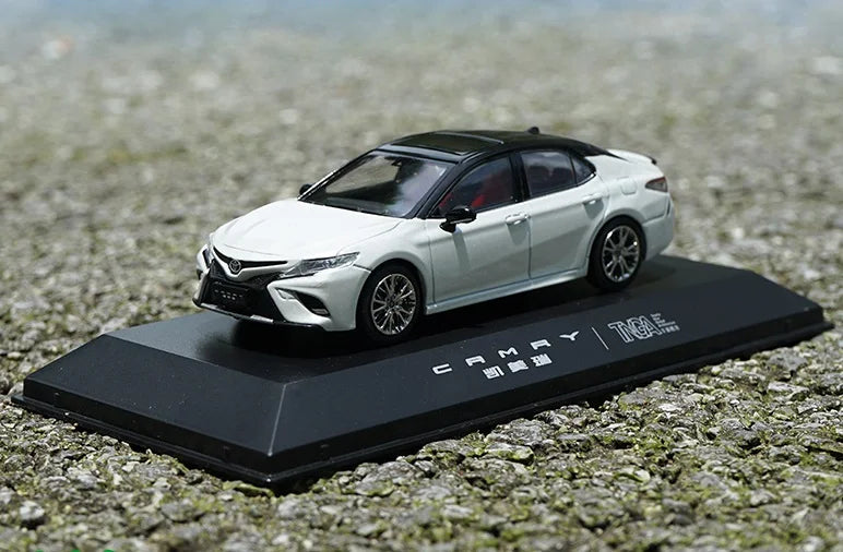 1:43 Toyota 8th CAMRY