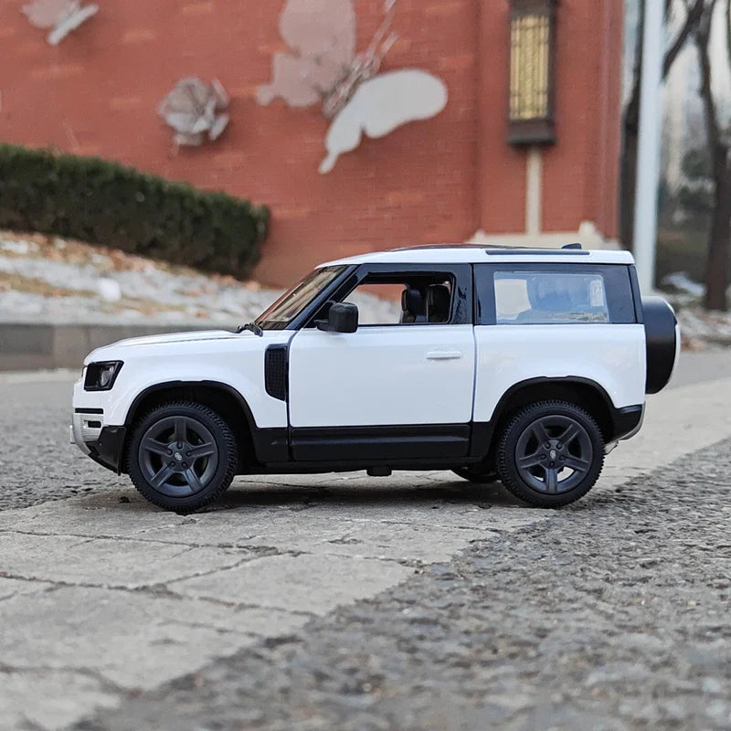 1:24 Land Rover Defender 90