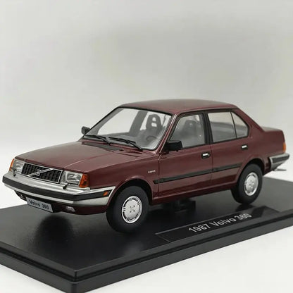 1:18 Volvo 360