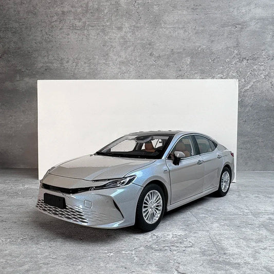 1:18 Toyota Camry 2024