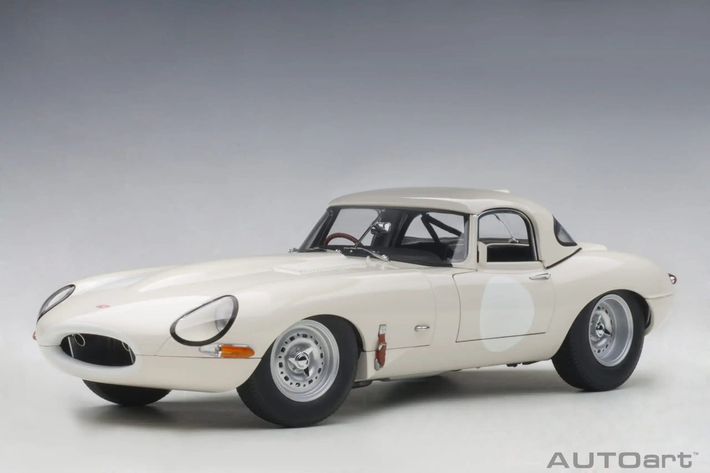 1:18 Jaguar Lightweight E-Type