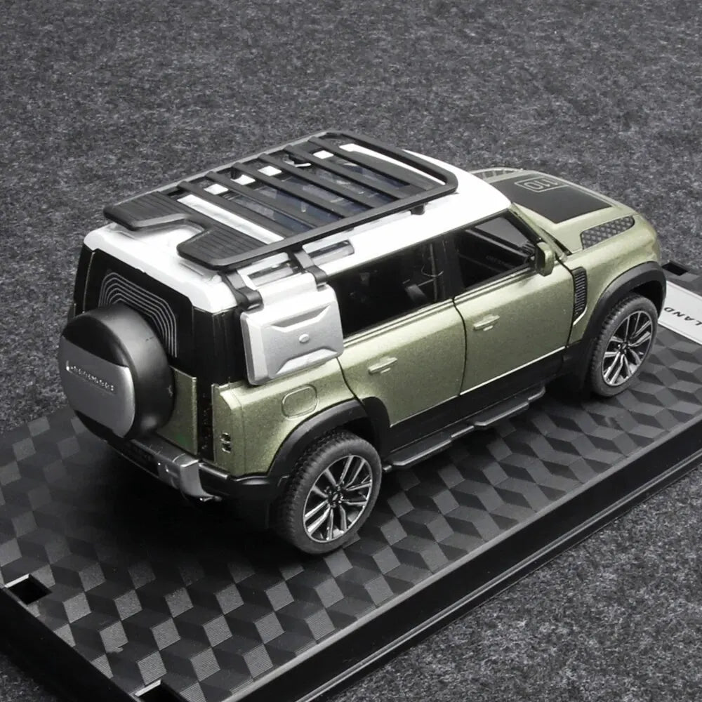 1:32 Range Rover Defender 110