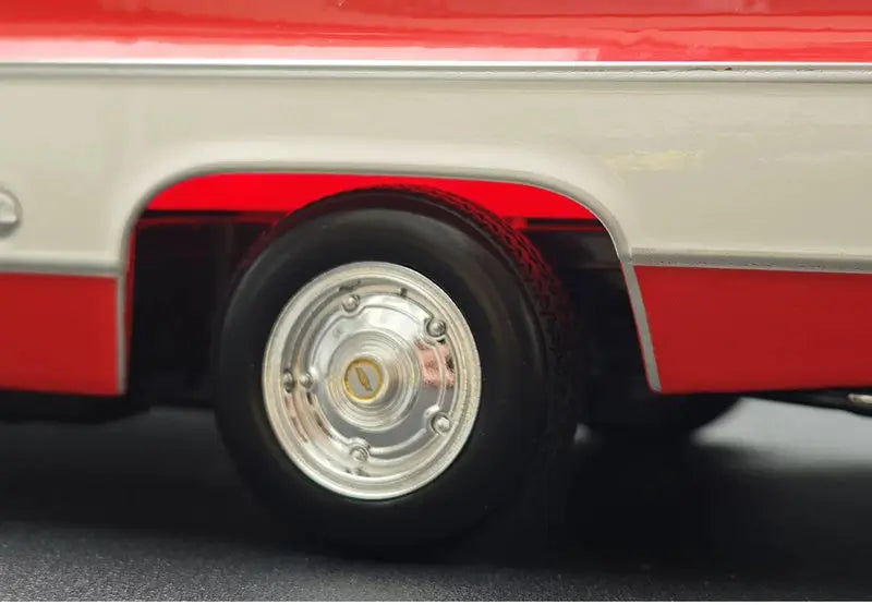 1:18 1974 Chevrolet C10 Cheyenne