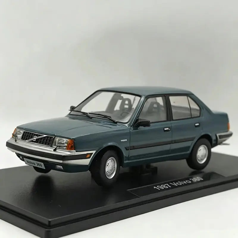 1:18 Volvo 360