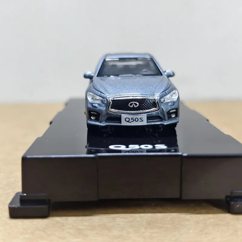 1:64 Infiniti Q50S Coupe