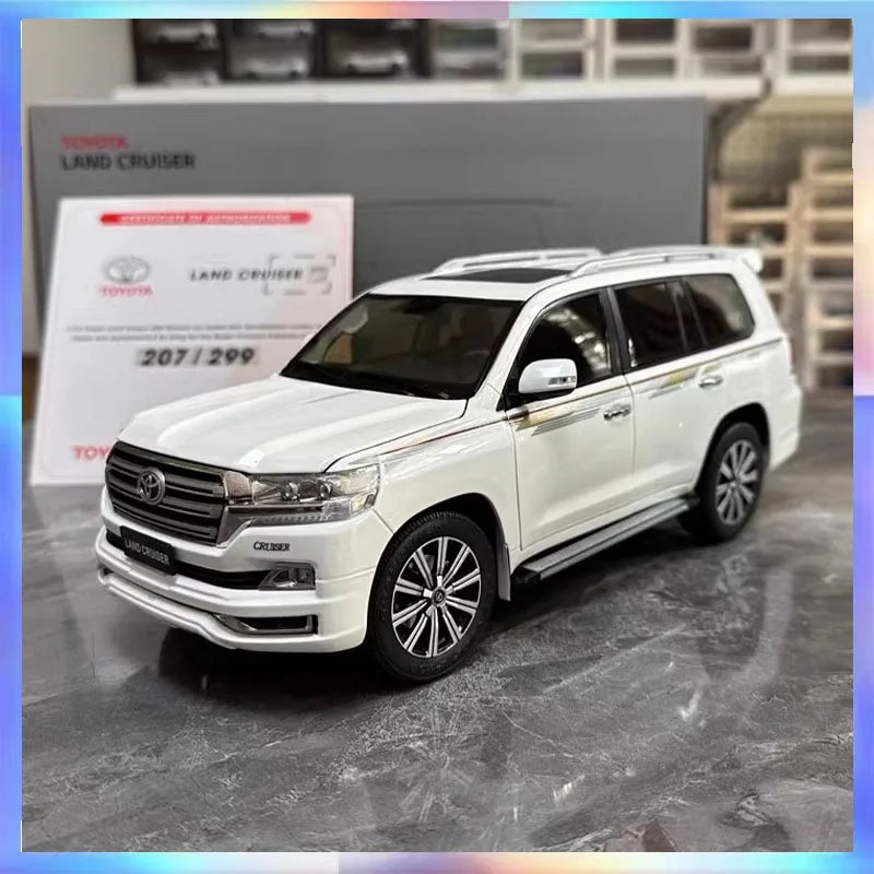 1:18 Toyota Land Cruiser LC200