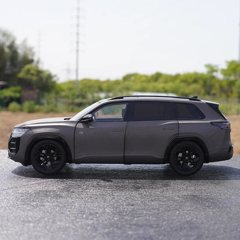1:18 Volkswagen Teramont Pro 2025