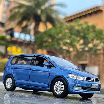 1:32 Touran L MPV