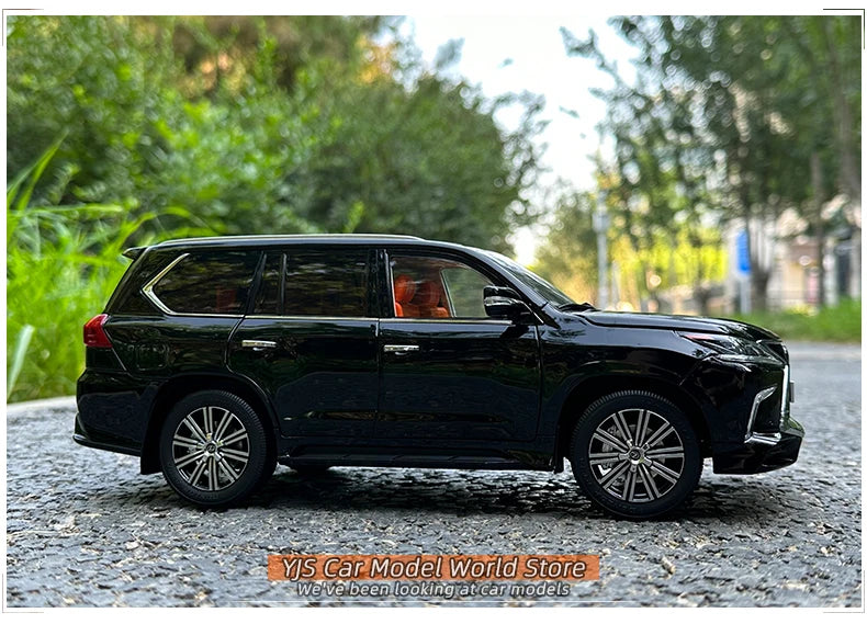 1:18 Lexus LX570