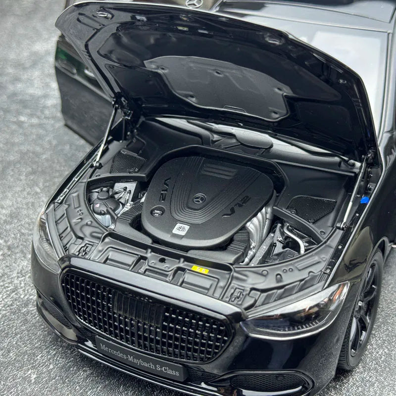 1:18 Mercedes-Benz Maybach S680 Black 2023