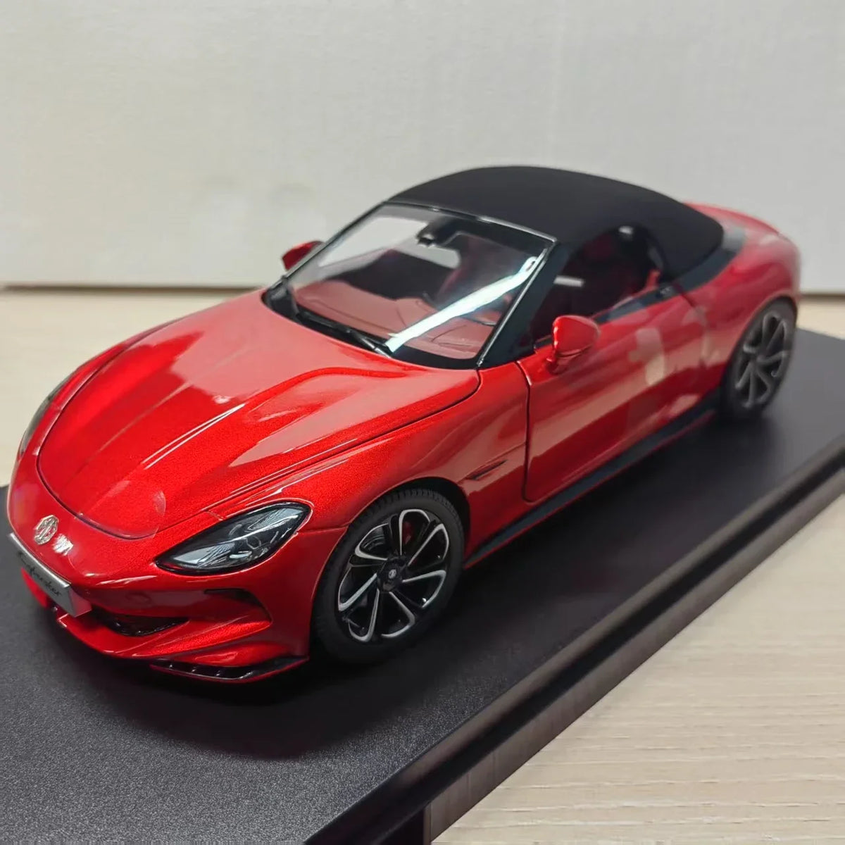 1:18 MG Cyberster