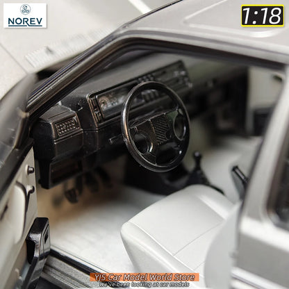 1:18 Volkswagen 1989 Golf Champion