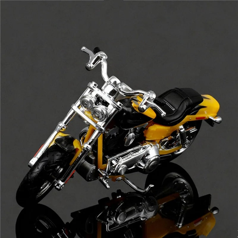 1:18 Harley 2009 FXDFSE CVO Fat Bob