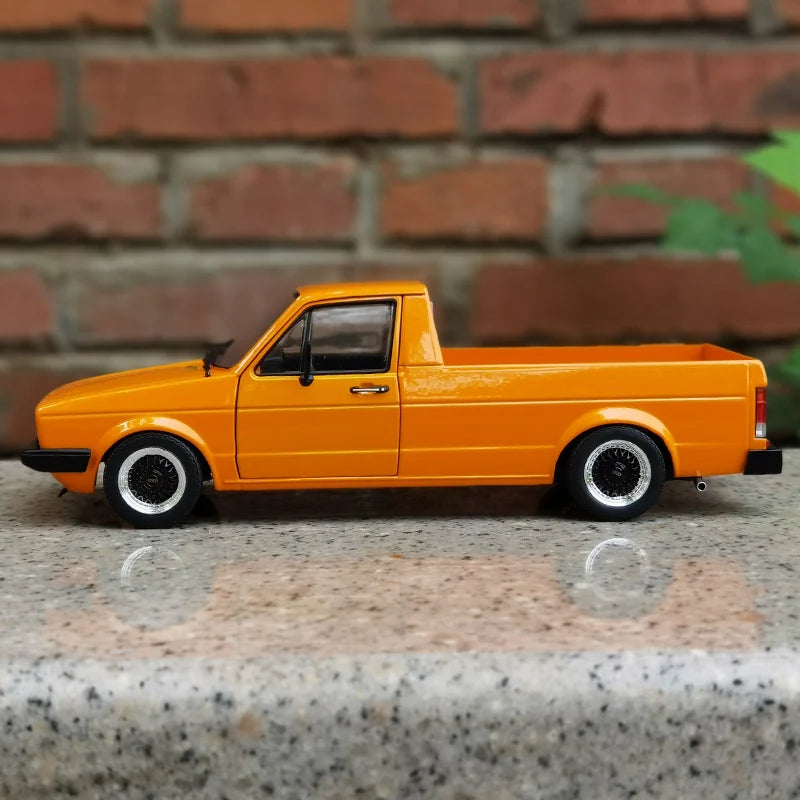 1:18 1982 Volkswagen Caddy MK 1