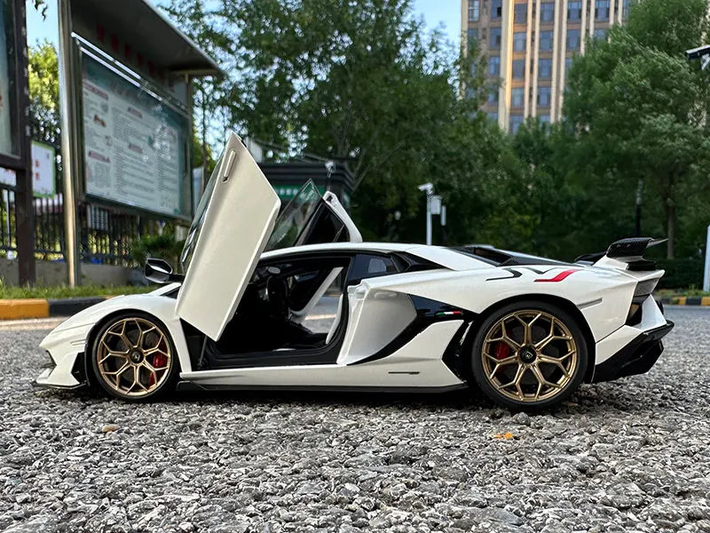 1:18 Lamborghini Aventador SVJ
