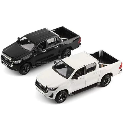 1:27 Toyota Hilux