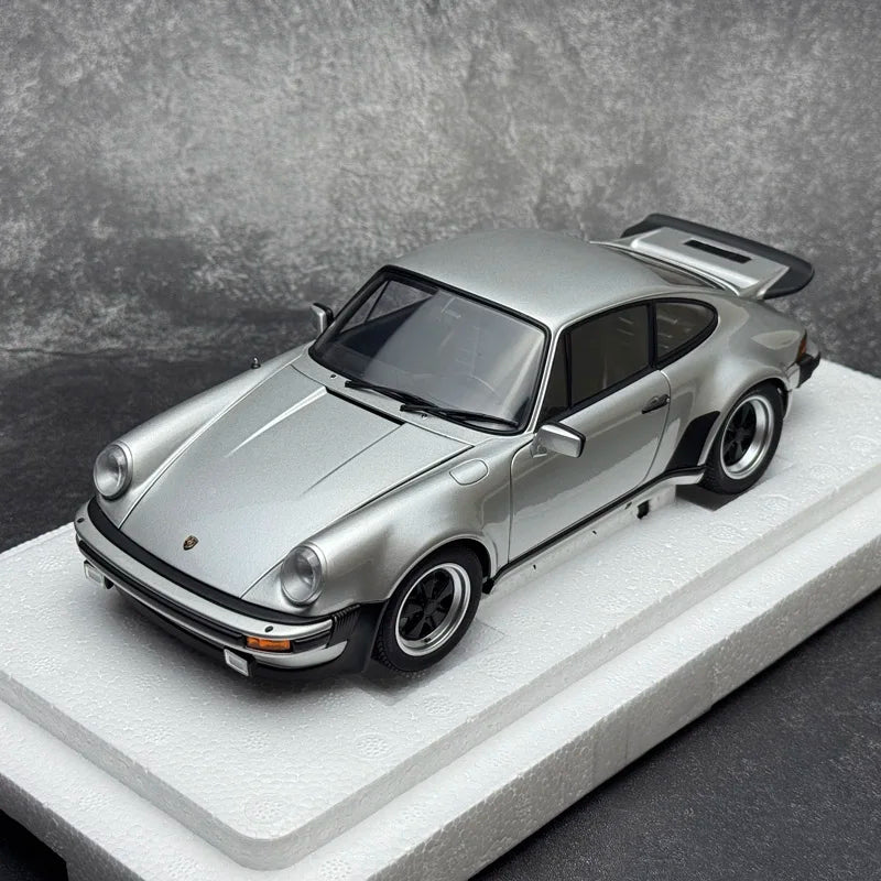 1:18 Porsche 911 Turbo 3.0 (930)