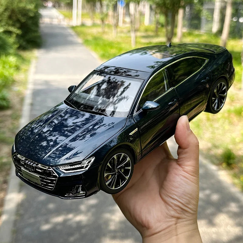 1:18  Audi  A7L