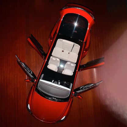 1:18 Tesla Model Y