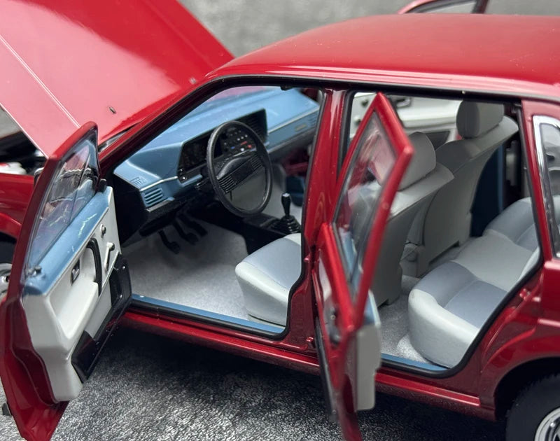 1:18 Volkswagen1983 Santana B2