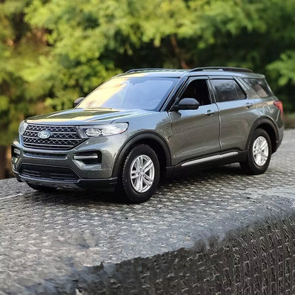 1:24 Ford Exploer XLT