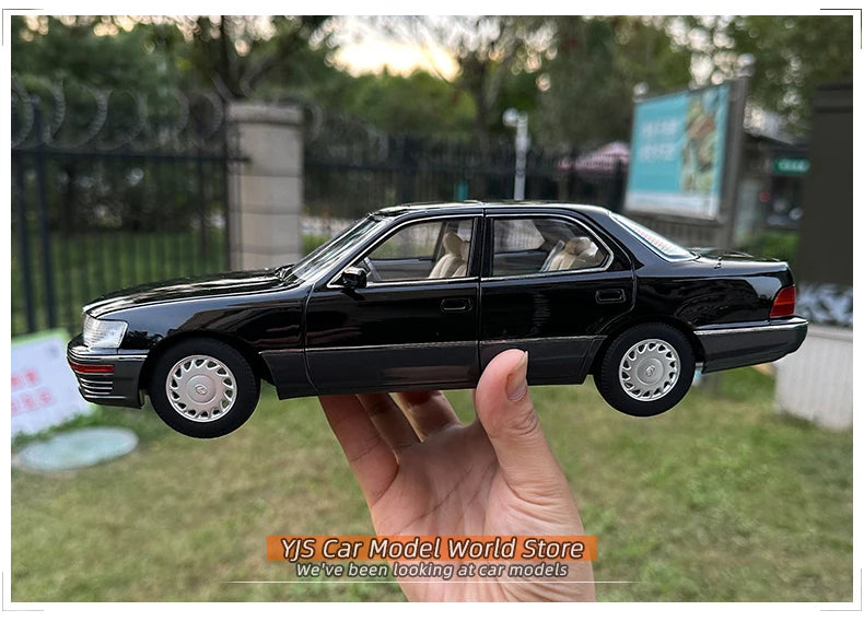 1:18 Lexus LS400