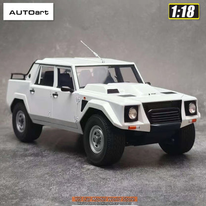 1:18 Lamborghini LM002  1986